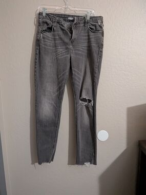 Old Navy Women's Old Gray Rockstar Super Skinny Distressed Jeans